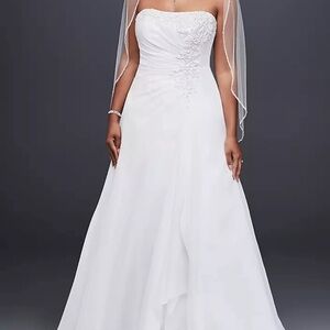 David's Bridal Elegant White Wedding Dress